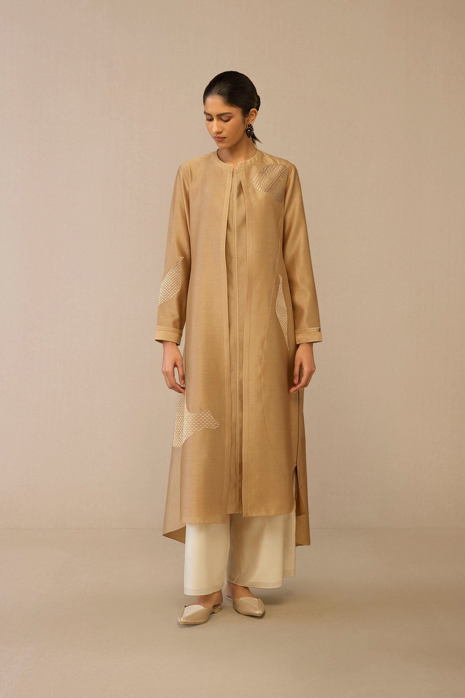 Chanderi Dilzan Abaya Set – Beige