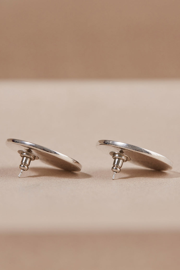 Vivienne Studs