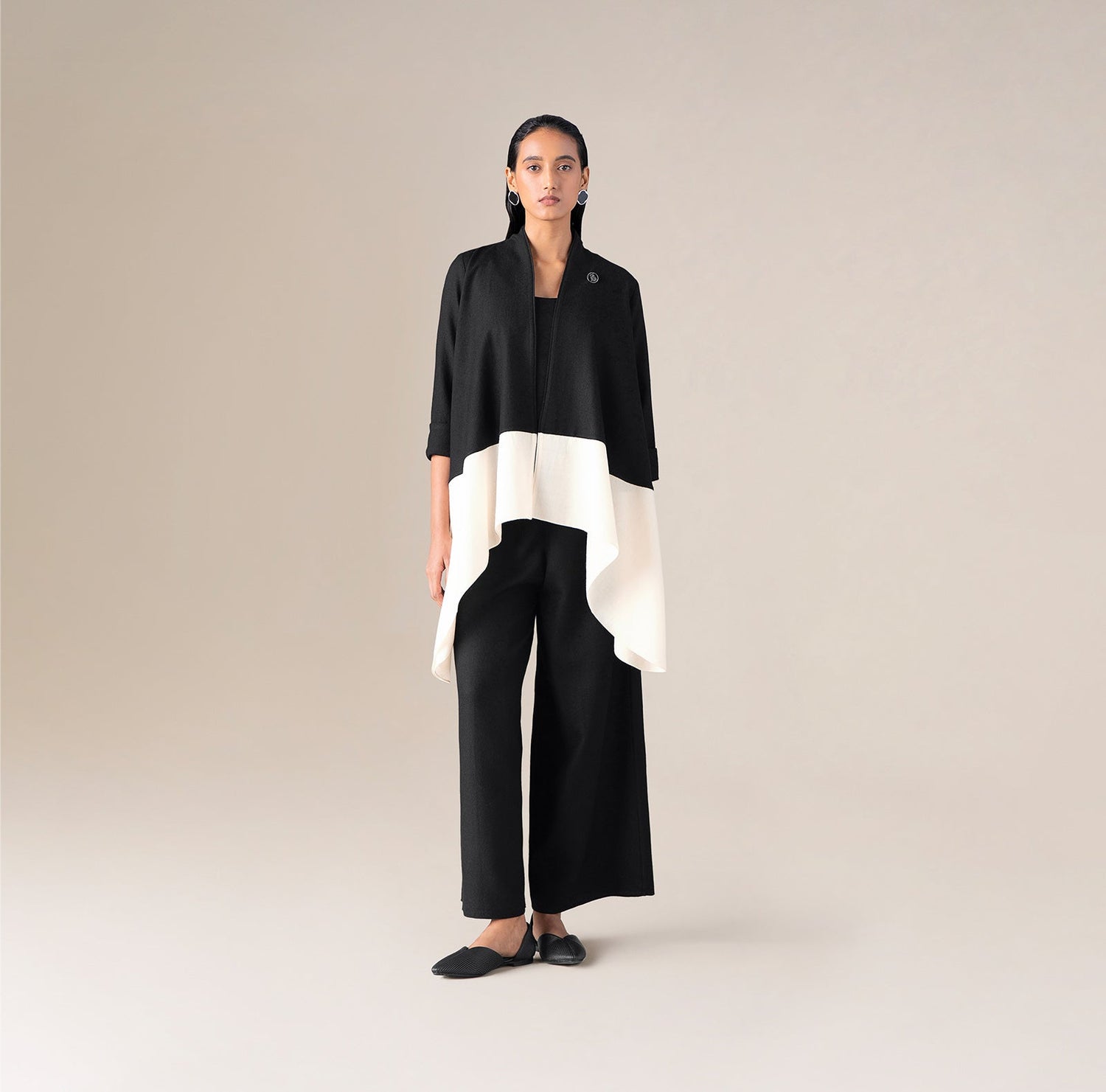  Wool Anh Throw – Black