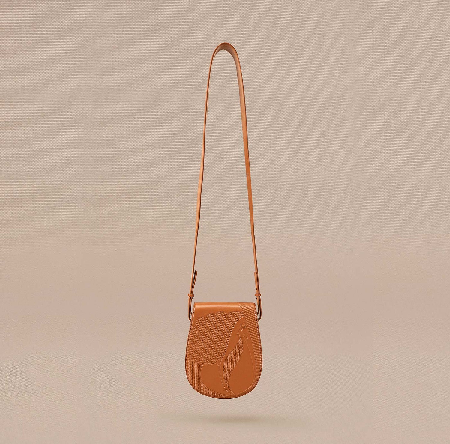 Zyna Sling Bag - Tan