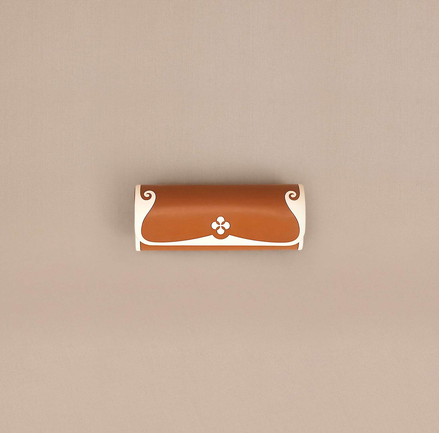 Cali Sunglass Cover - Tan