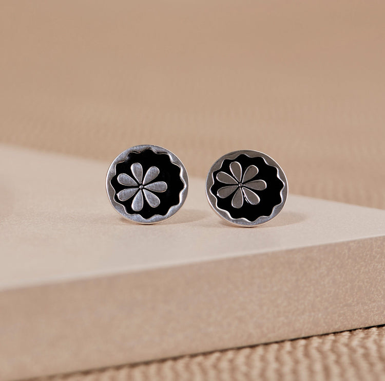 Akilah Studs - Black