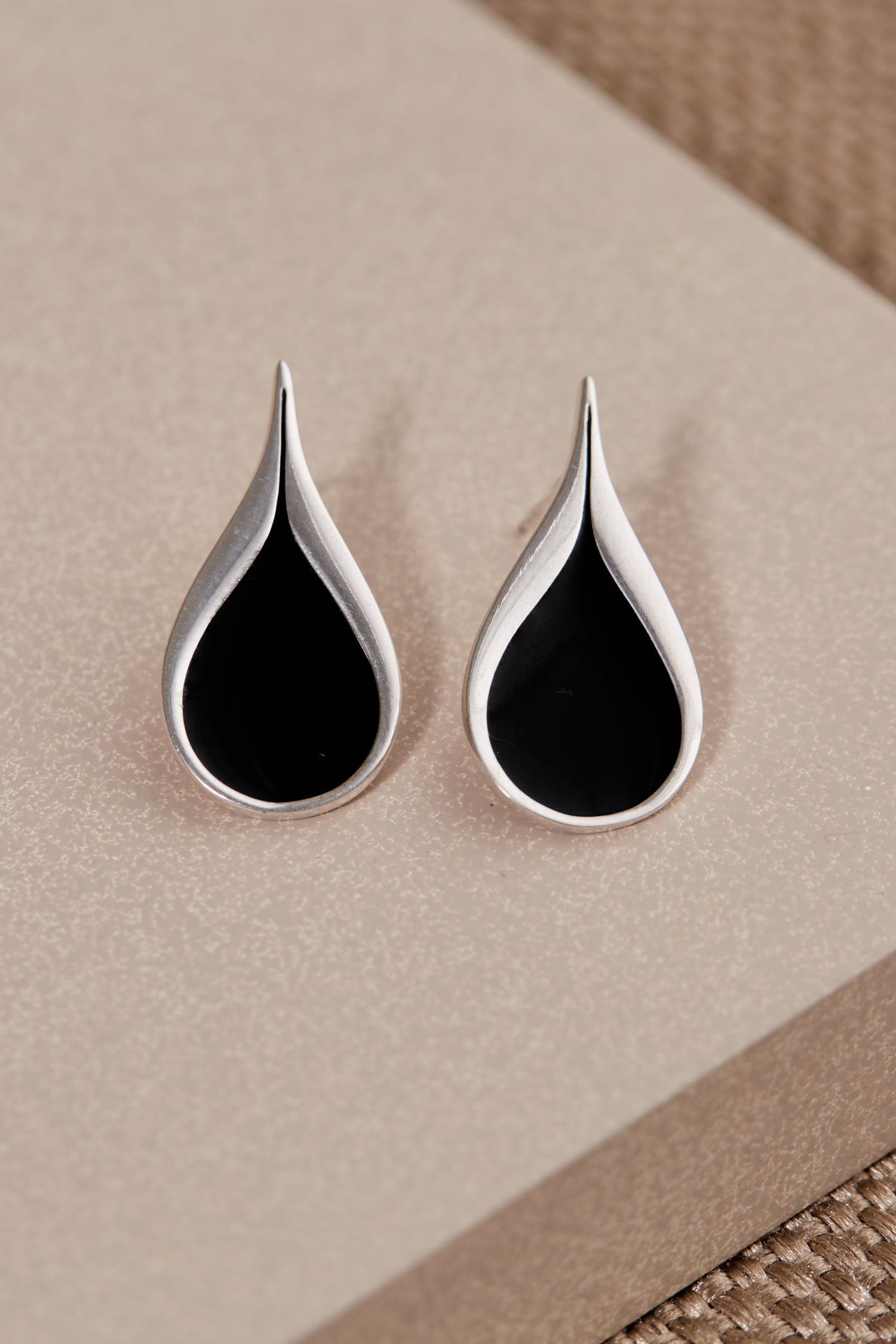 Indira Earrings - Black 