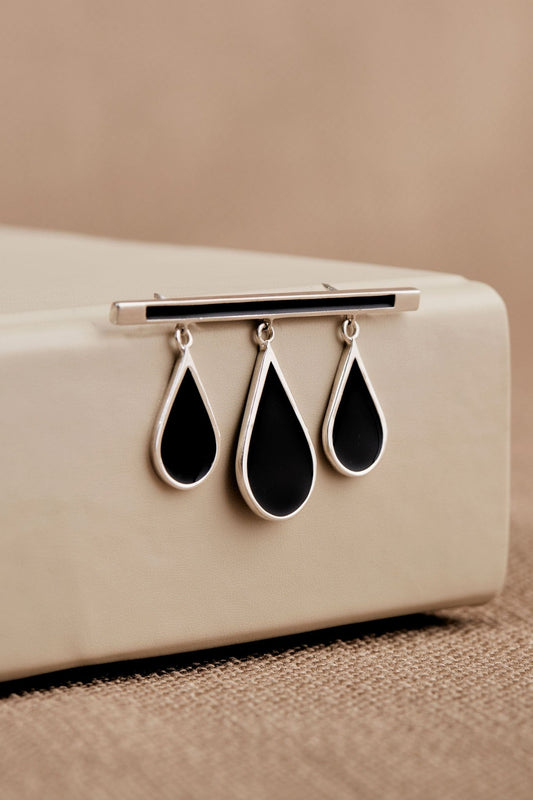 Enamel Stella Brooch – Black