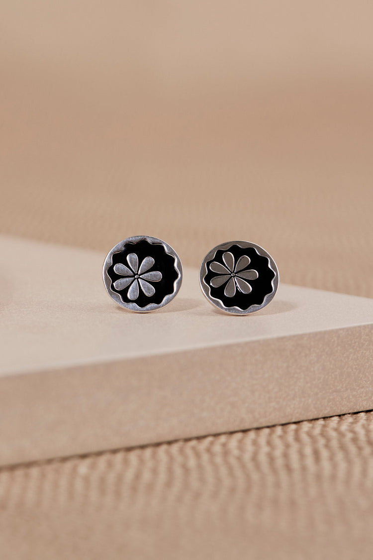 Akilah Studs - Black