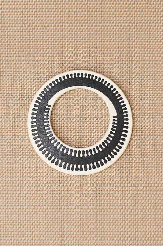 Faux Leather Saasha Bangle – Black