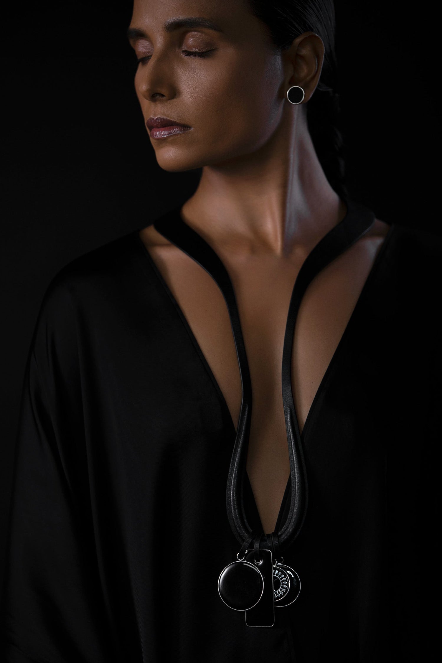 Ellie Neck Piece - Black 