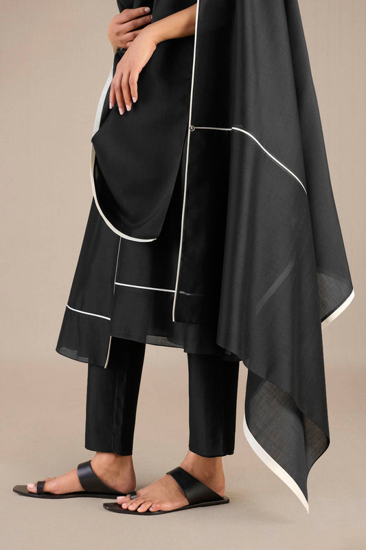 Chanderi Yaira Kurta Set – Black