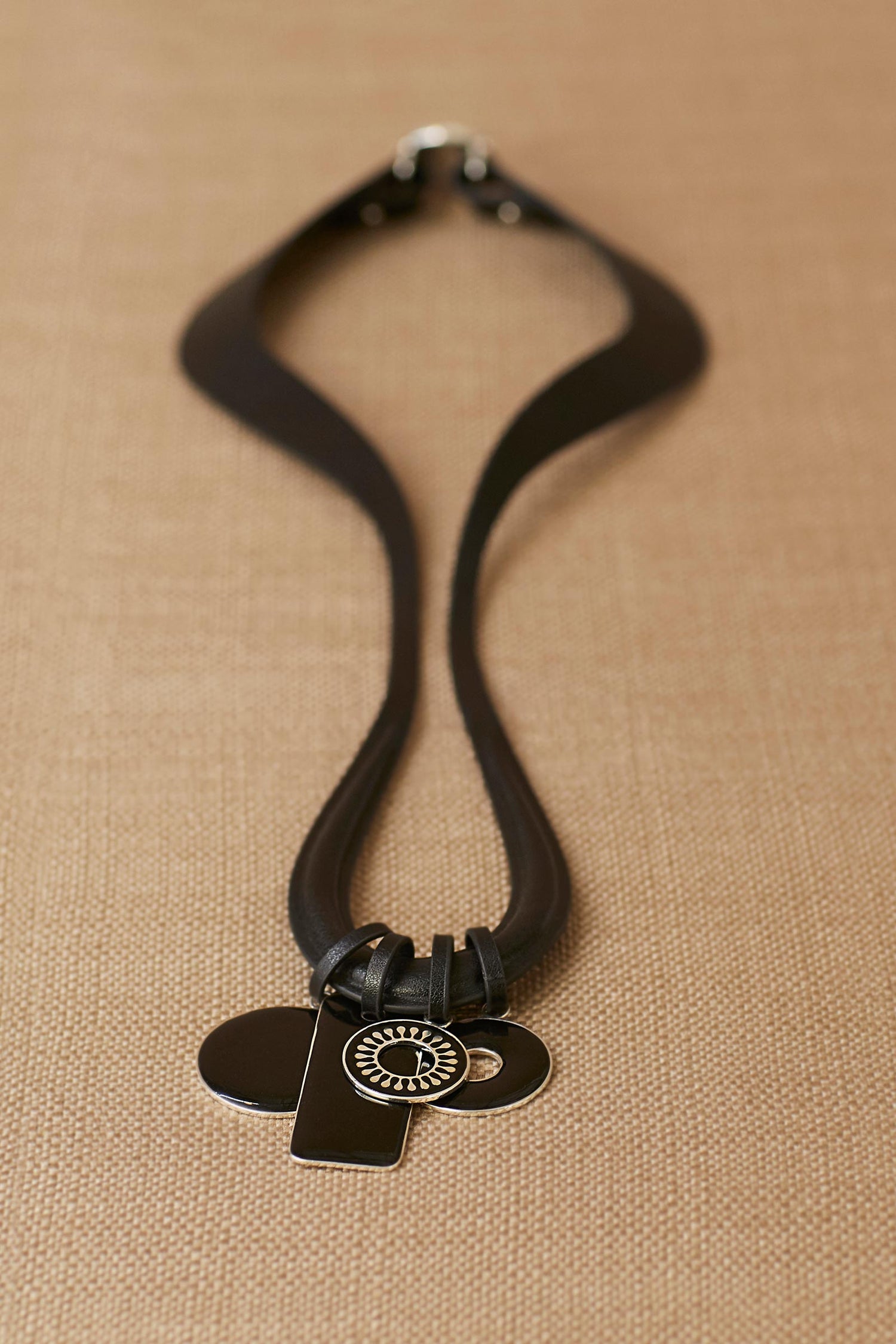 Ellie Neck Piece - Black 