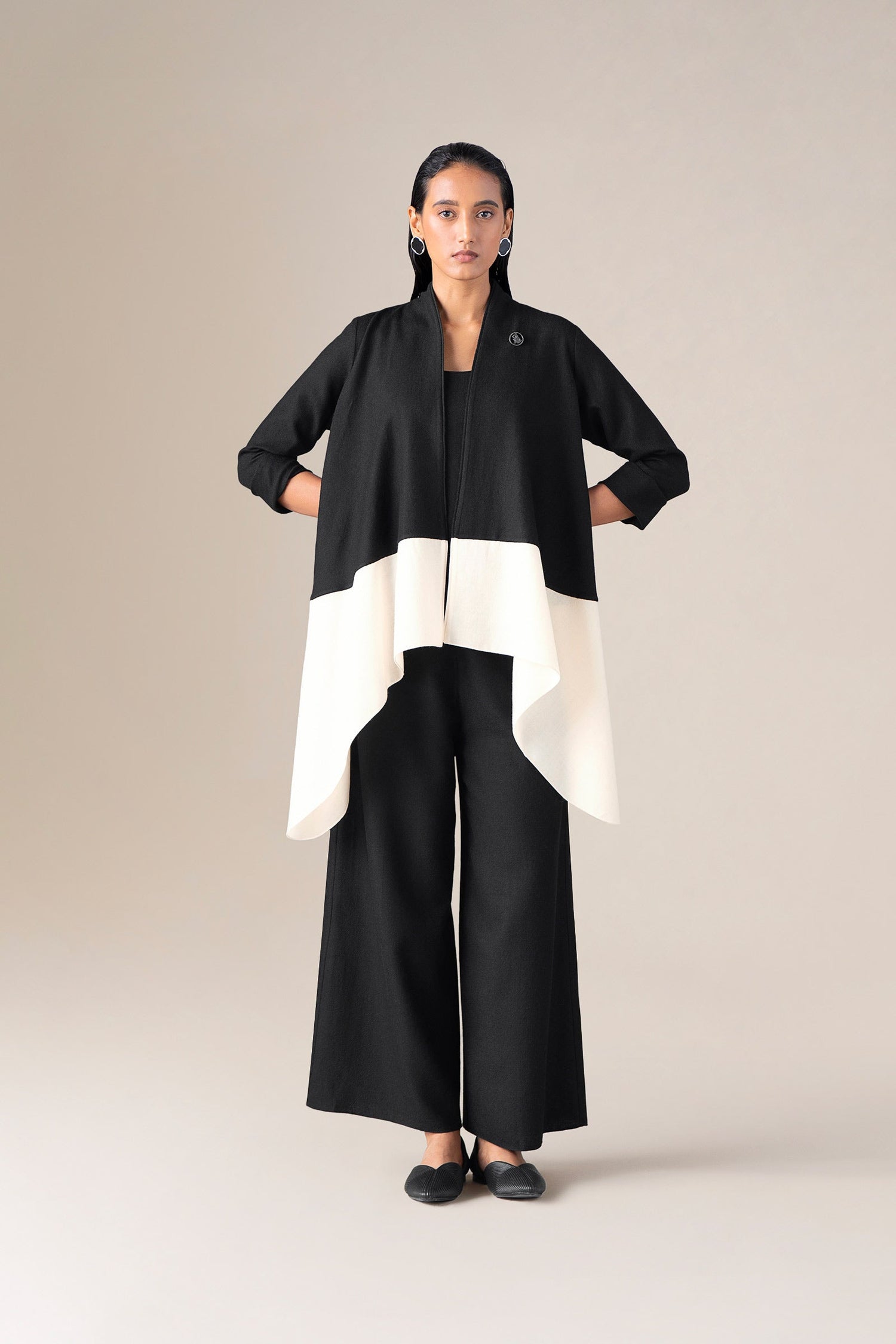  Wool Anh Throw – Black